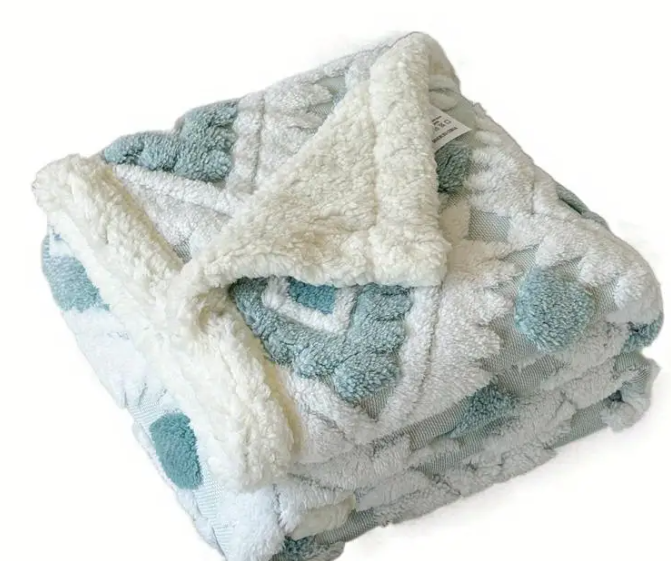 1pc Hollow Double-Layer Blanket – Thick Design, Fashionable Jacquard Craft, Faux Sheep Fur, Warm & Cold-Proof, Ideal for Summer Naps, Office, Sofa or Bed, Outdoor Camping, Holiday Gift